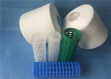 Recycleer Maagdelijk Ruw Wit 100 Gesponnen Polyestergaren 20/2 met Geverfte Plastic Kegel