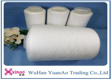 China De maagdelijke Polyester spon Ruw Wit Garen voor Kleren die Hoge Hardnekkigheid naaien en Milieuvriendelijk leverancier