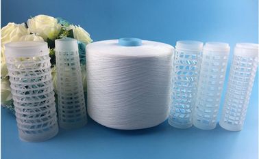 China Maagdelijke Gesponnen Polyester met hoge weerstand 50/2 van 100% Garen voor het Naaien Draad Ruw Wit leverancier