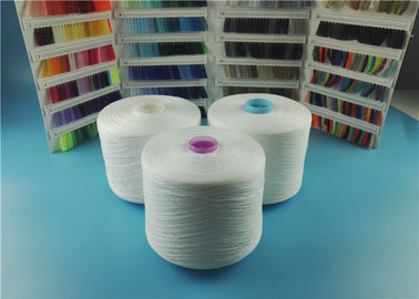 China Oeko-TEX Ruwe Witte Gesponnen de Polyester Naaiende Draad 40/2 50/3 van het Polyestergaren 100% leverancier