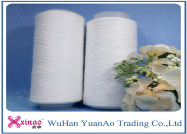 China Het bleken van Wit 100% Gesponnen Polyester Gesponnen Garen voor Kledings Naaiende Draden leverancier