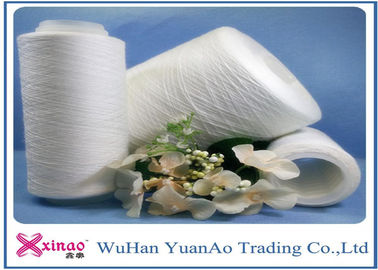 China 20s/6 ruwe Witte Materiële Polyester Gesponnen Naaiende Draad, 100% Polyestergaren leverancier