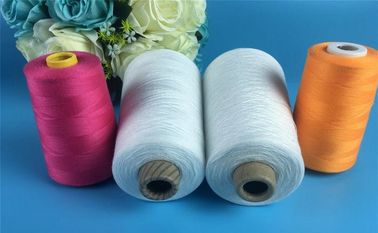 China 100% de Ruwe Witte Polyester Gesponnen Garens van het polyestergaren 30s/2 voor Kledingstukken het Naaien leverancier