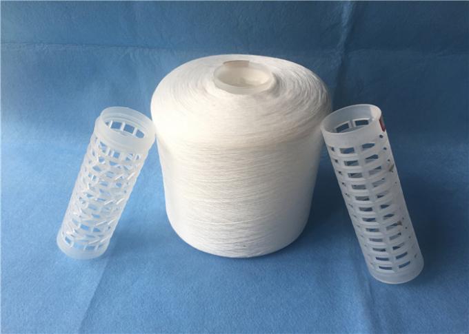De maagdelijke Ruwe Witte 100%-Ring spon Polyestergaren 20/2 het Plastic Garen 1.25kg van de Kleurstofkegel/Kegel